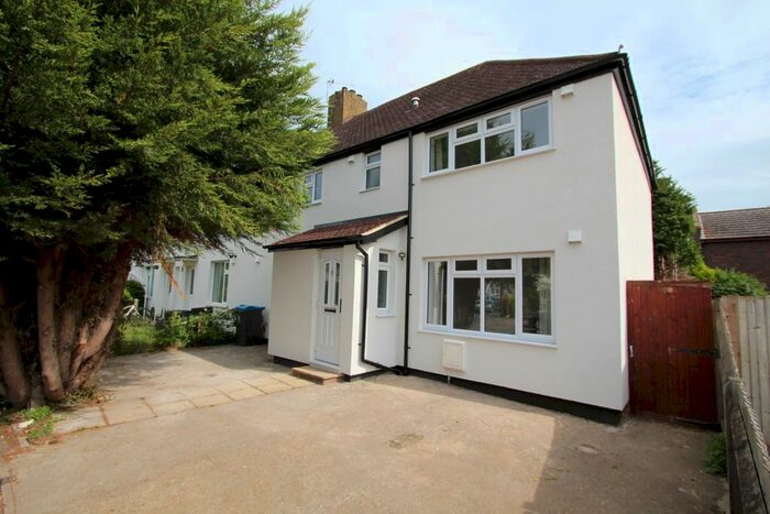 6 Bedroom Semi-Detached House To Rent In Fullers Avenue, Surbiton, KT6