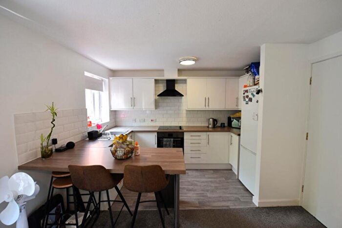 2 Bedroom Flat To Rent In Horsforth House, LS18