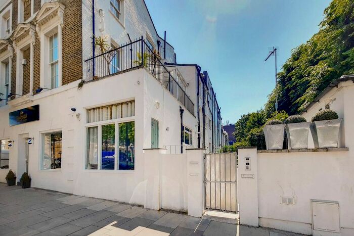 2 Bedroom Flat To Rent In Fairfax Place, Holland Park, London, W14