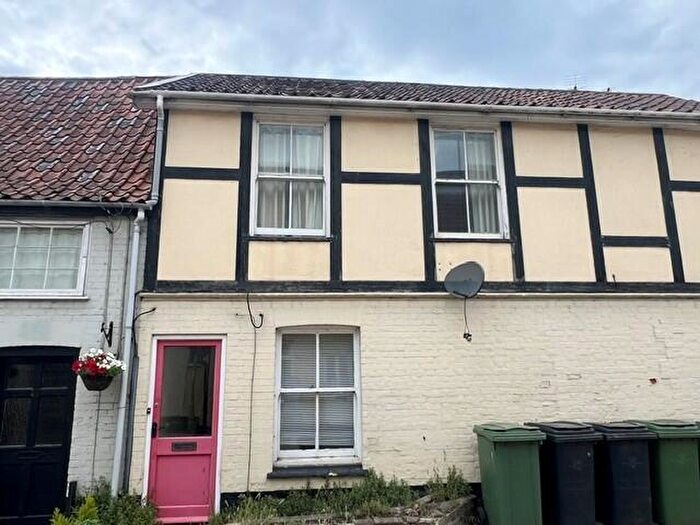 2 Bedroom Flat To Rent In Broad Street, Harleston, IP20