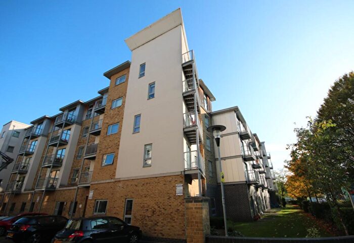 2 Bedroom Flat To Rent In Coombe Way, Farnborough, Rushmoor, GU14