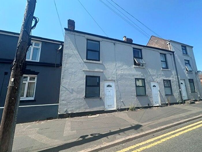 2 Bedroom Property To Rent In Stourbridge Road, Kidderminster, DY10