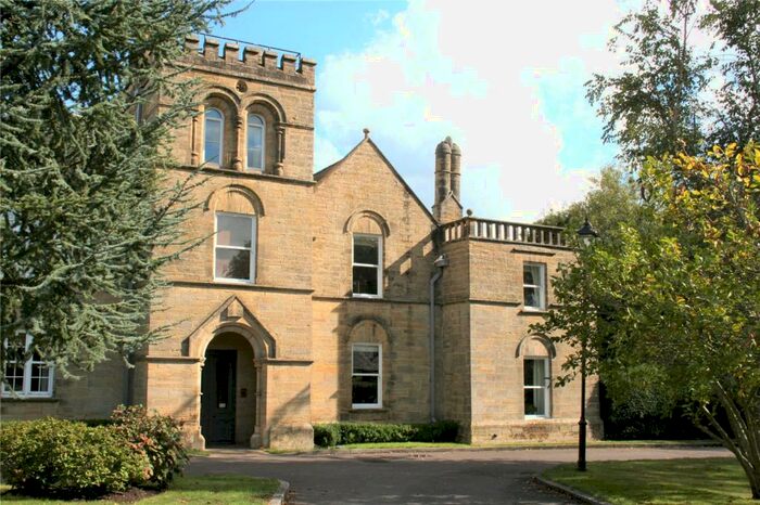 2 Bedroom Flat To Rent In Hapstead House, Hett Close, RH17