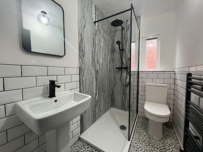 5 Bedroom End Terrace House To Rent In Edinburgh Road, Kensington, L7