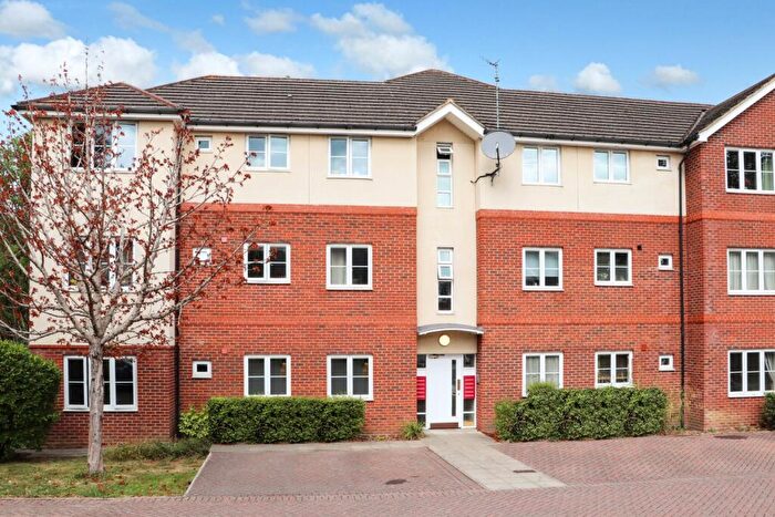 2 Bedroom Flat For Sale In School Meadow, Guildford, GU2