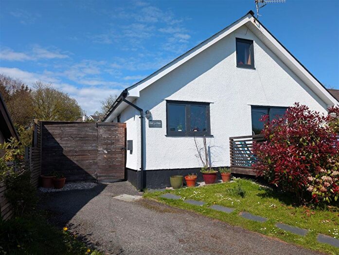 3 Bedroom Semi-Detached Bungalow For Sale In Valley Road, Saundersfoot, SA69