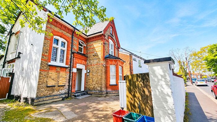 Studio To Rent In Parkside Road, Hounslow, TW3