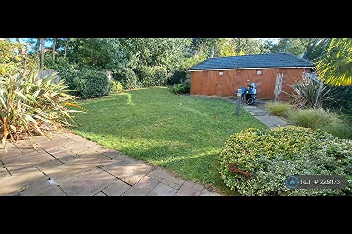 2 Bedroom Flat To Rent In Albemarle Road, Beckenham, BR3
