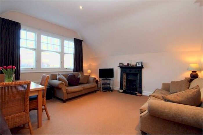 2 Bedroom Apartment To Rent In Queens Avenue, Muswell Hill, N10