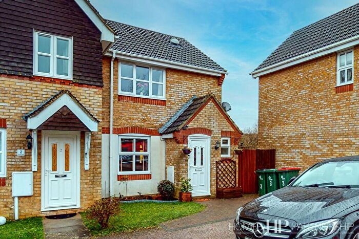 2 Bedroom End Of Terrace House To Rent In Boleyn Close, Maidenbower, RH10