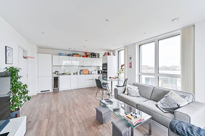 2 Bedroom Flat For Sale In Telegraph Avenue, Greenwich, London, SE10