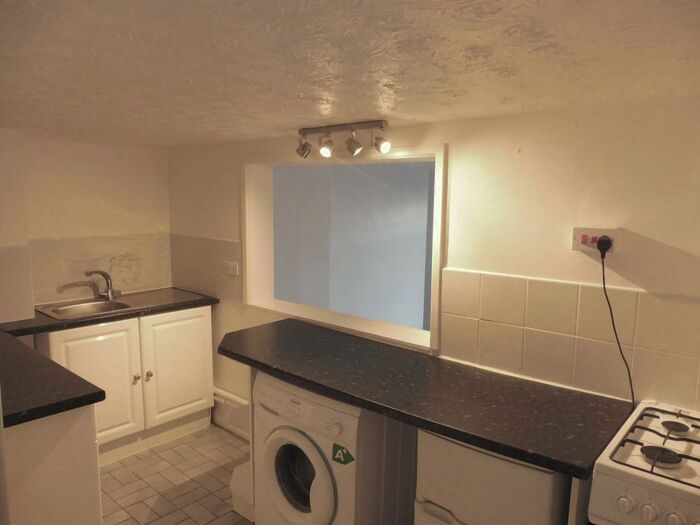 1 Bedroom Ground Flat To Rent In Ladysmith Road, Plymouth, PL4