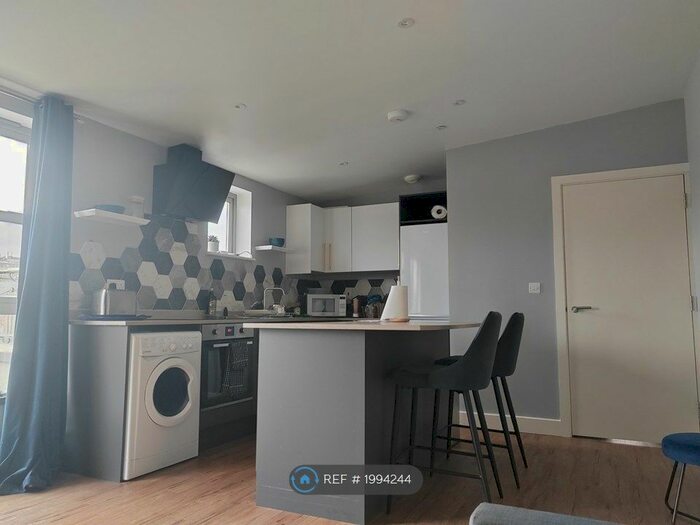 1 Bedroom Flat To Rent In Corporation Street, Taunton, TA1