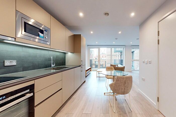 Studio To Rent In Ash Avenue, London, SE17
