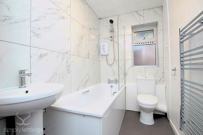 2 Bedroom Flat To Rent In Cliveden Close, Brighton, BN1