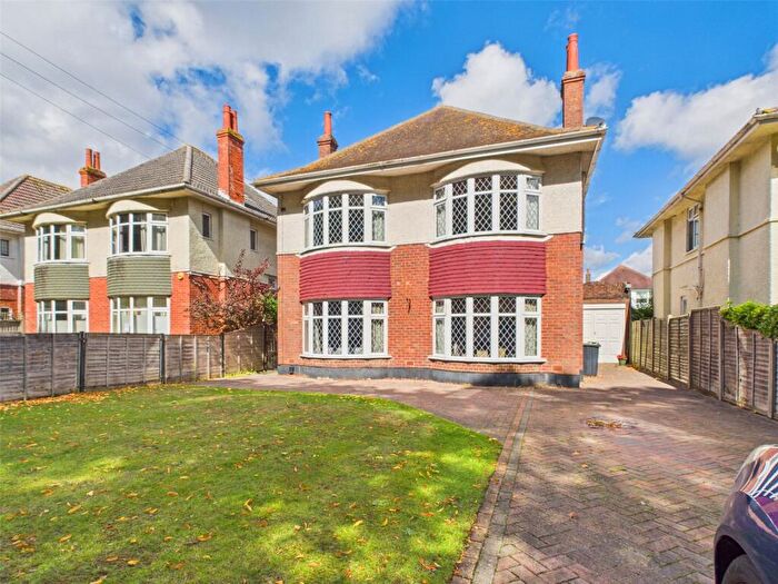 4 Bedroom Detached House For Sale In Carbery Avenue, Bournemouth, BH6