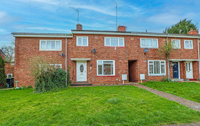 3 Bedroom House For Sale In Beechfield Road, Boxmoor, HP1