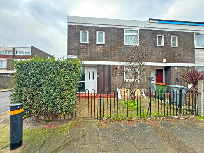 3 Bedroom End Of Terrace House For Sale In Leather Gardens, London, E15