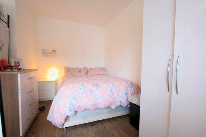 Studio To Rent In Lewisham High Street, Lewisham, SE13