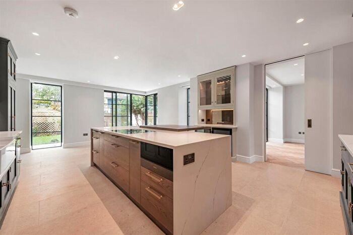 5 Bedroom Semi-Detached House To Rent In Hood Avenue, East Sheen, SW14
