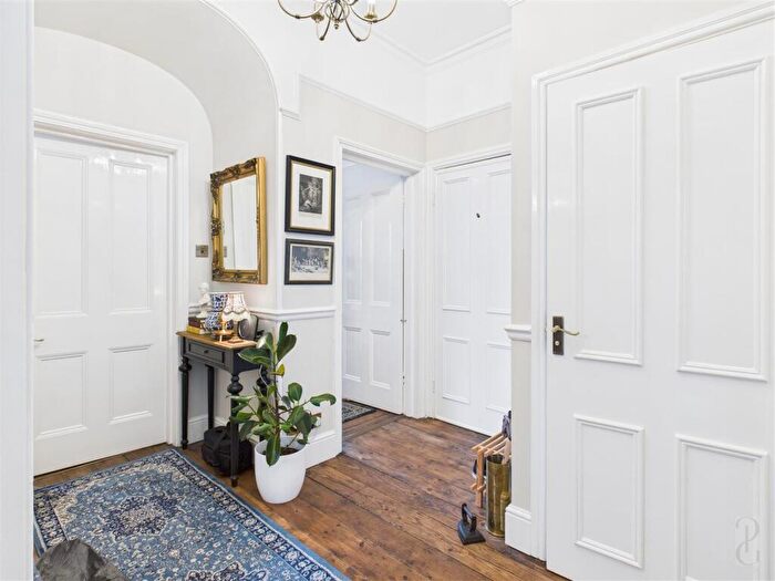 2 Bedroom Apartment To Rent In Bathampton Lane, Bathampton, Bath, BA2
