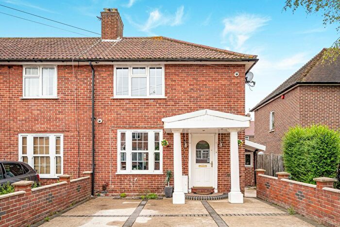 3 Bedroom Terraced House For Sale In Upfield Road, Hanwell, W7