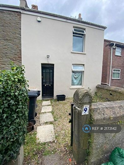 5 Bedroom Semi-Detached House To Rent In Poplar Place, Bristol, BS16