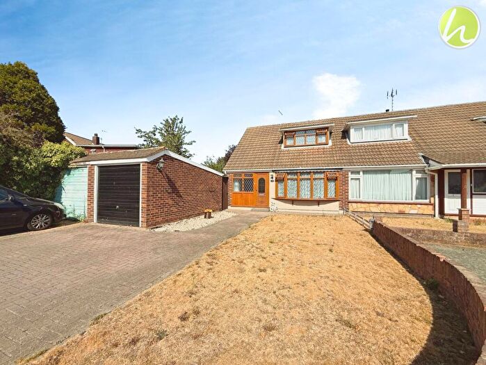 3 Bedroom Semi-Detached House For Sale In Branksome Close, Stanford-Le-Hope, SS17