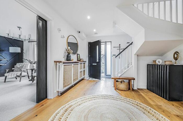 5 Bedroom Detached House For Sale In Chequer Close, Loxwood, RH14