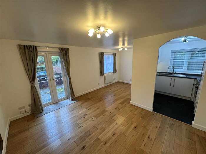 2 Bedroom Flat To Rent In Wych Hill Park, Woking, Surrey, GU22