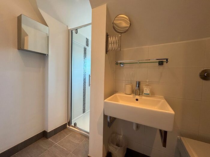 1 Bedroom Serviced Apartments To Rent In Hunt's Lane, Taplow, Maidenhead, SL6
