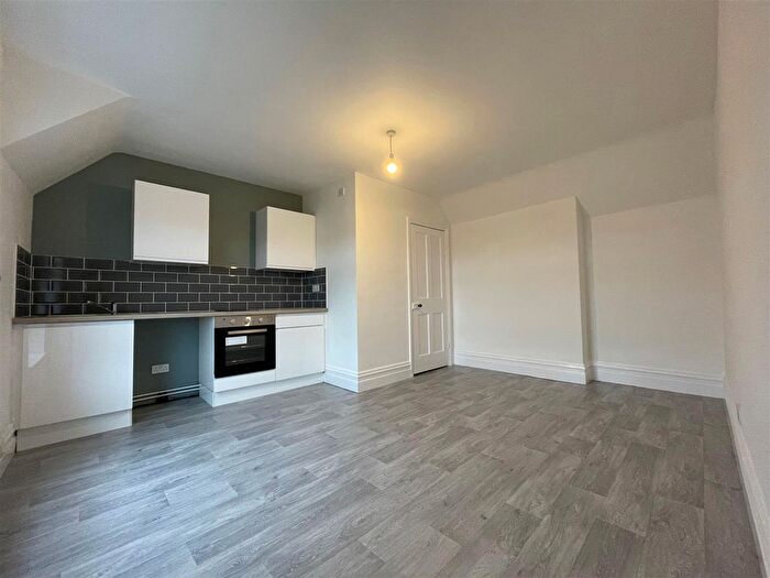 Property To Rent In Millsborough Road, Redditch, B98