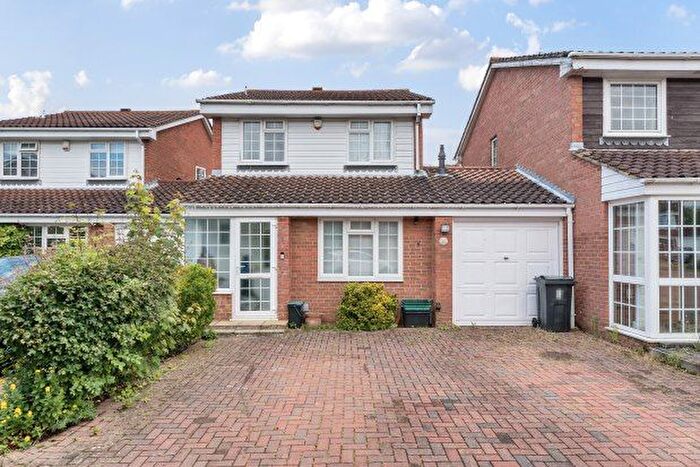 3 Bedroom Property To Rent In Fieldside Close, Orpington, BR6