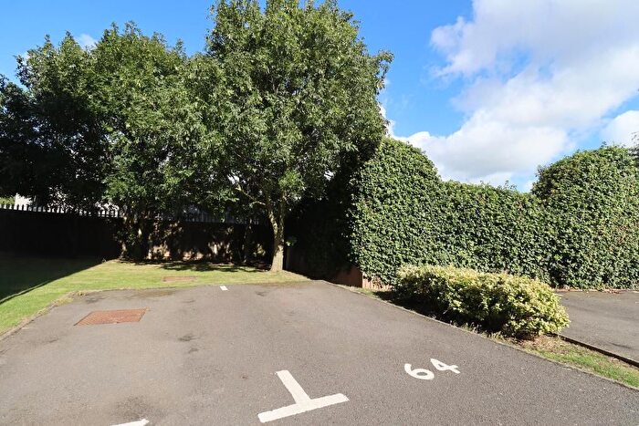 2 Bedroom Flat For Sale In Wherry Close, Margate, Kent, CT9