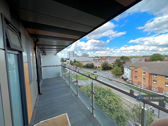 1 Bedroom Flat To Rent In Mercury Gardens, Romford, RM1