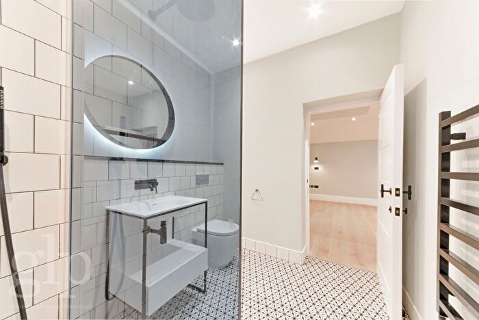 1 Bedroom Flat To Rent In New Row, London, Greater London, Covent Garden, WC2N