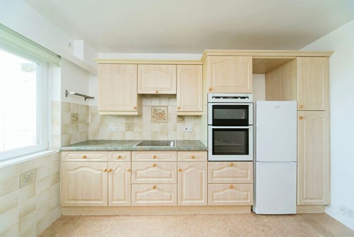 2 Bedroom Flat For Sale In West Parade, Bexhill-On-Sea, TN39