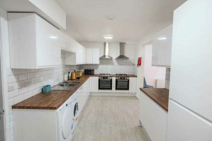 8 Bedroom House Of Multiple Occupation To Rent In Dilcock Way, Coventry, CV4