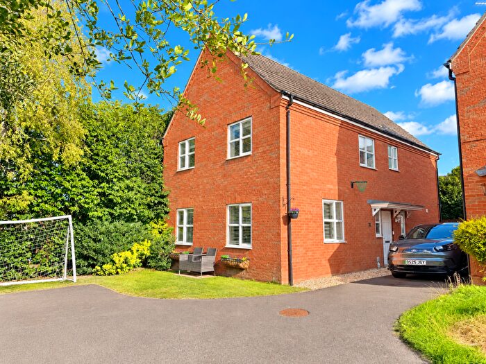 4 Bedroom Detached House For Sale In Chatsworth Road, Corby, NN18