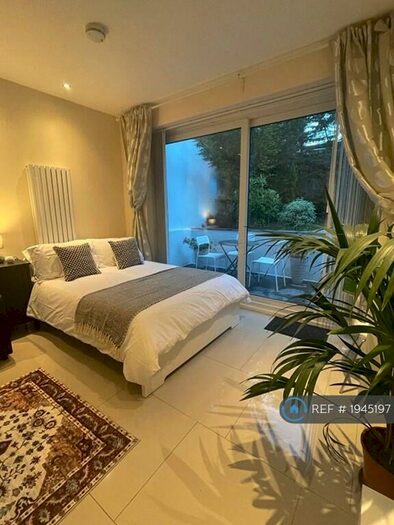 Studio To Rent In Grosvenor Road, London, N3