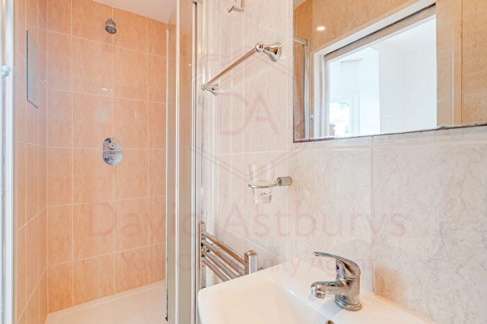 2 Bedroom Flat To Rent In Compayne Gardens, West Hampstead, London, NW6