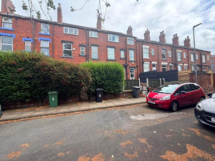 3 Bedroom Terraced House To Rent In Milton Terrace, Leeds, LS5