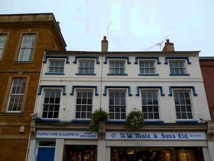 3 Bedroom Flat To Rent In High Street, Daventry, NN11