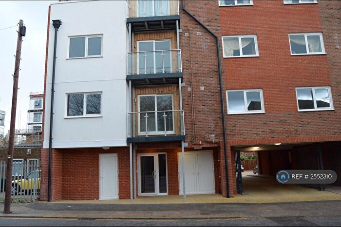 1 Bedroom Flat To Rent In High View Court, Luton, LU2