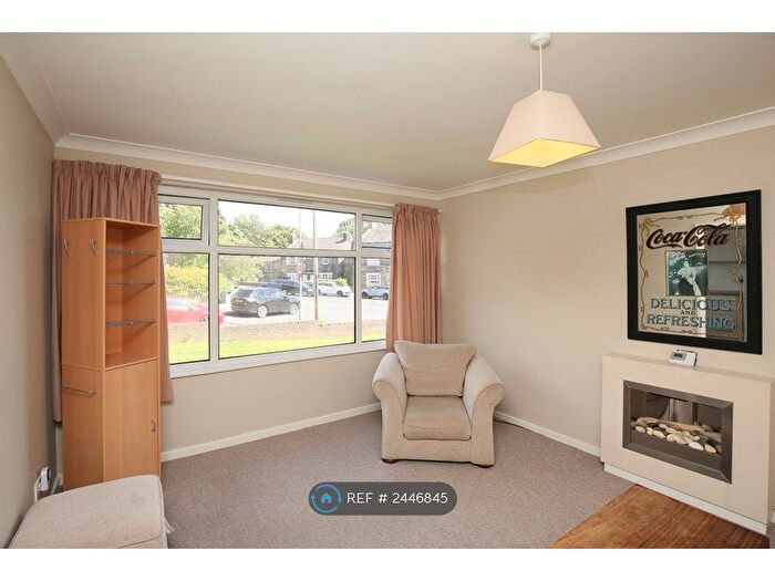 2 Bedroom Flat To Rent In Falkland Court, Leeds, LS17