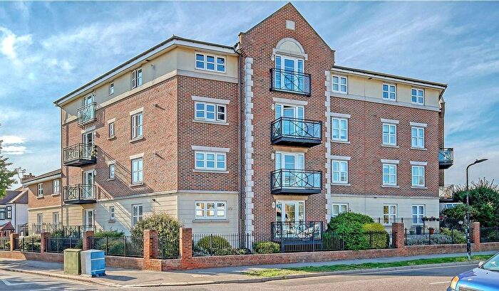 2 Bedroom Flat For Sale In The Broadway, Thorpe Bay, Essex, SS1