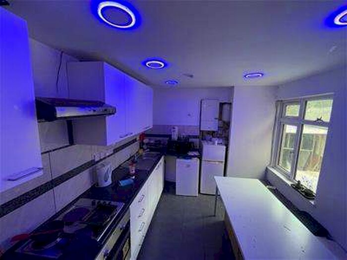 4 Bedroom Flat To Rent In 638 Bristol Road, Selly Oak, Birmingham, B29