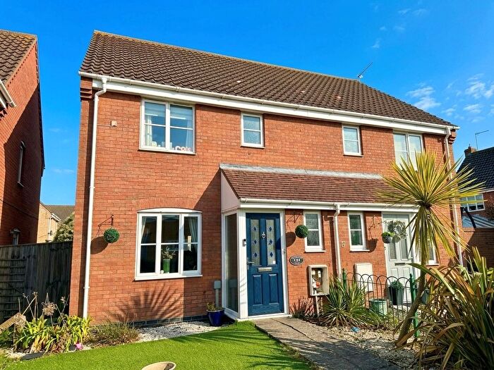 3 Bedroom Semi-detached House For Sale In Lowestoft Road, Hopton, NR31
