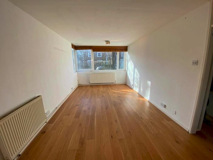 1 Bedroom Flat To Rent In Sheendale Road, Richmond, TW9