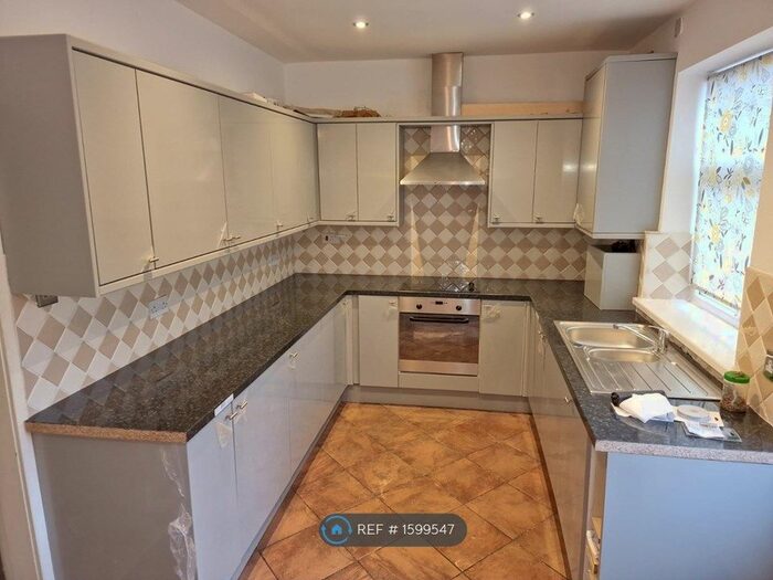 2 Bedroom Terraced House To Rent In Corona Avenue, Oldham, OL8